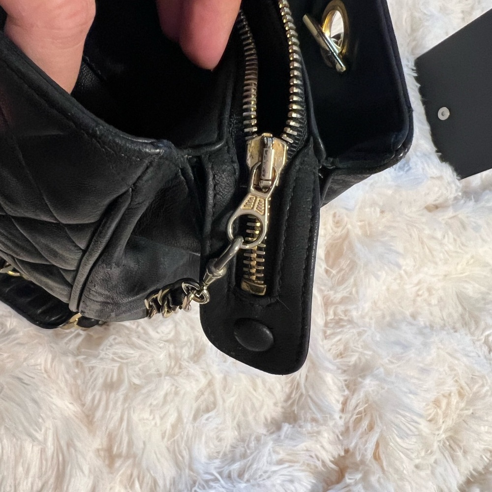 Vintage Chanel Black and Gold Quilted Shoulder Bag - Picture 9 of 16